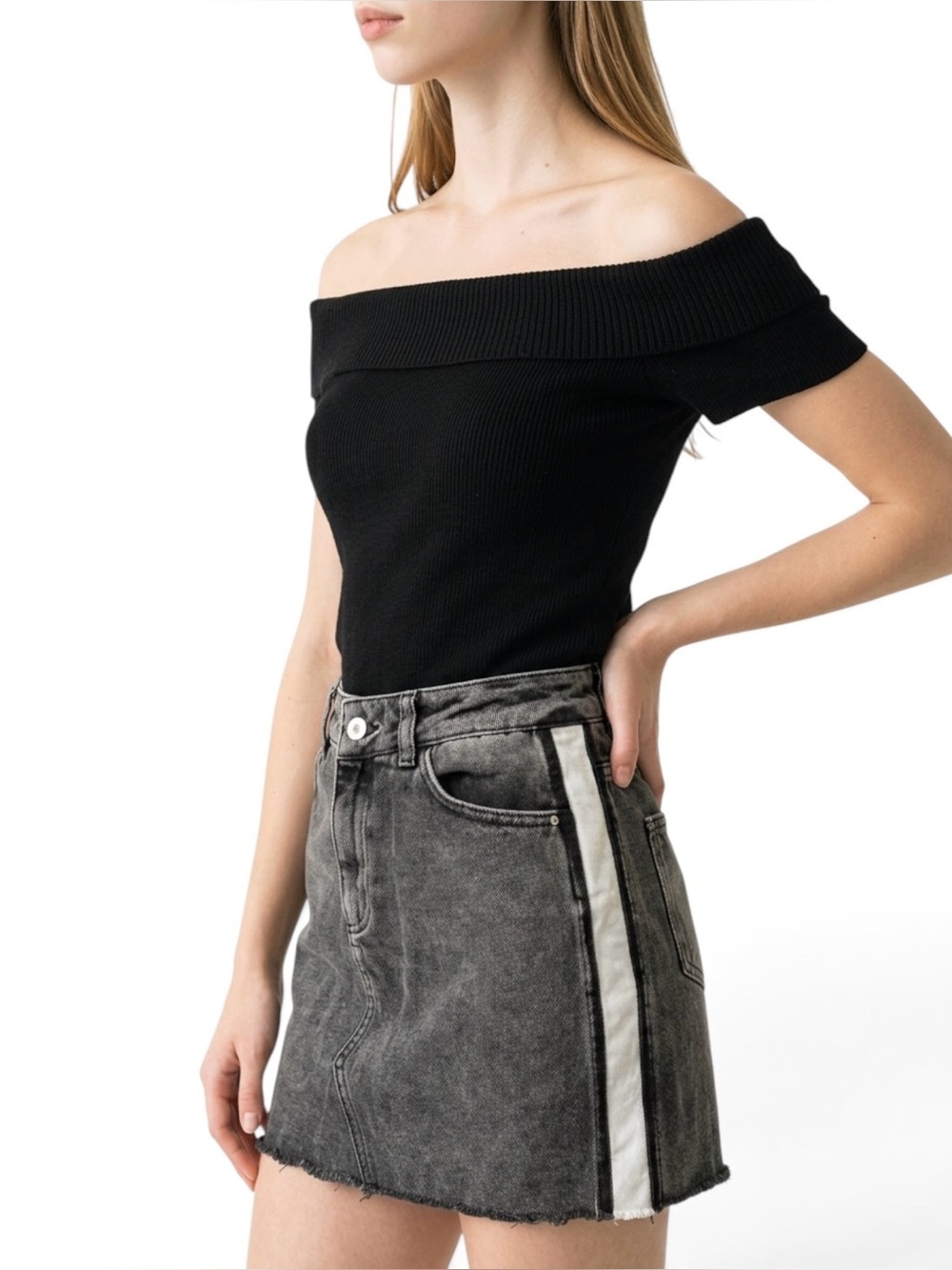 Zara Basic Charcoal Gray Denim Mini Skirt with White Side Stripe Size/M